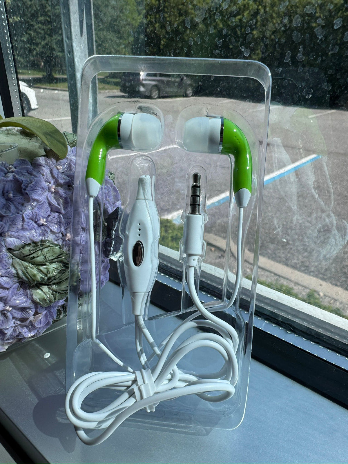 HS1480-35MMMICGR REIKO IN-EAR HEADPHONES WITH MIC IN GREEN SKU:HS1480-35MMMICGR